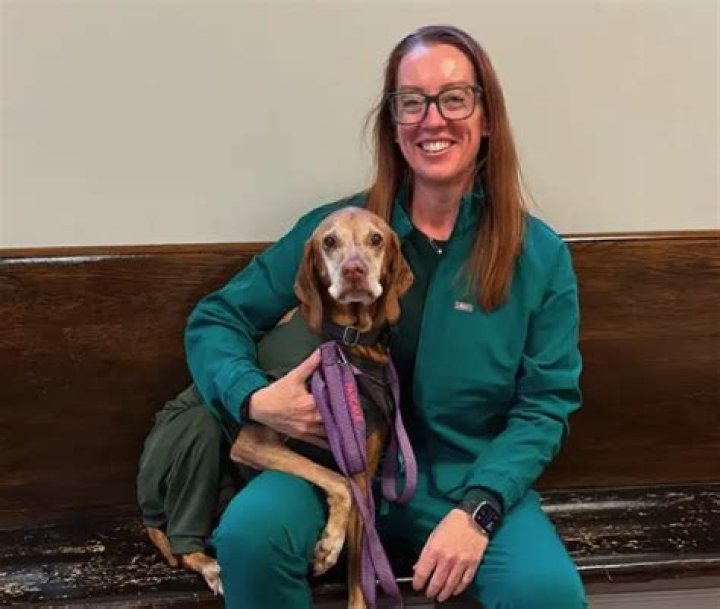 Dr. Betsy Grunch Husband, Net Worth Salary, Age【 LadySpineDoc 】