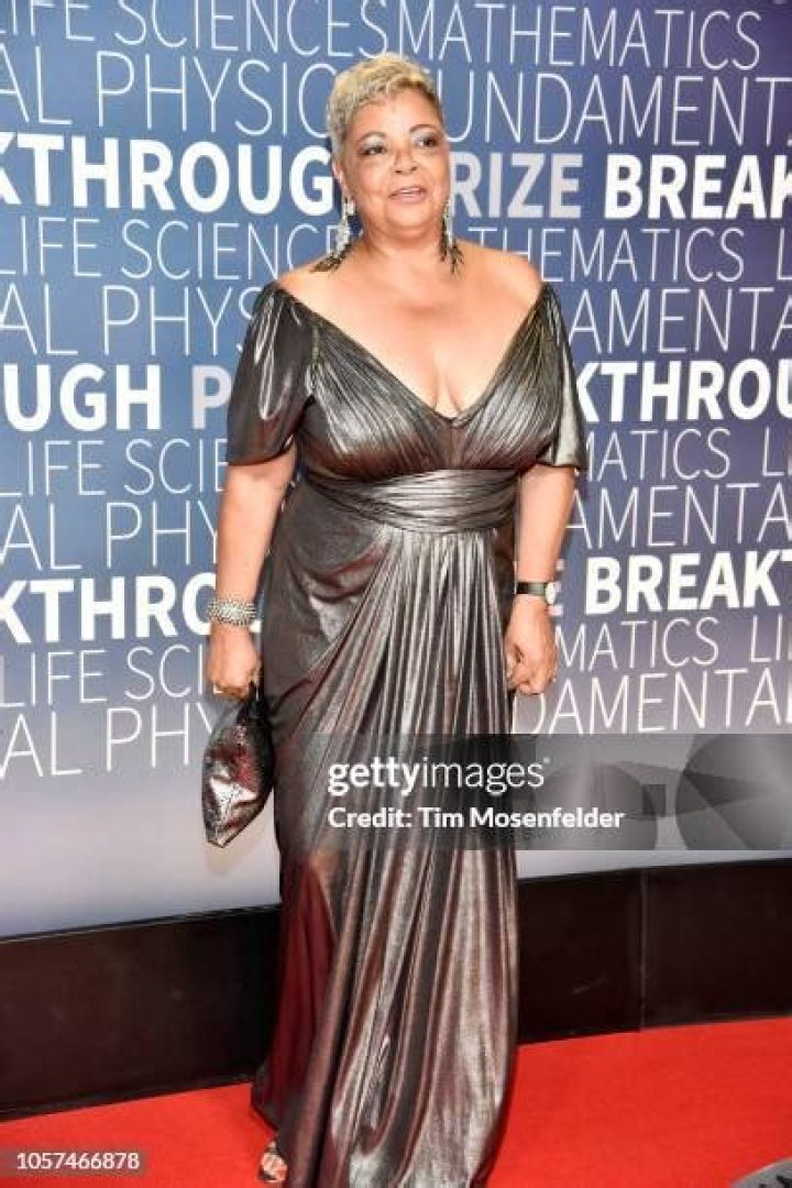 Dr. Freda Lewis-Hall Biography, Age, Husband, Salary, Net worth