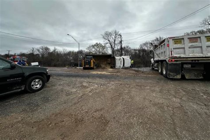 Dump truck rollover closes street in West Valley City