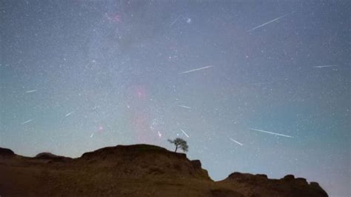Earth passes through Halley’s Comet dust