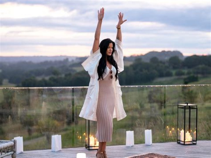 Elle Watson from Byron Baes: Meet Her on Instagram!