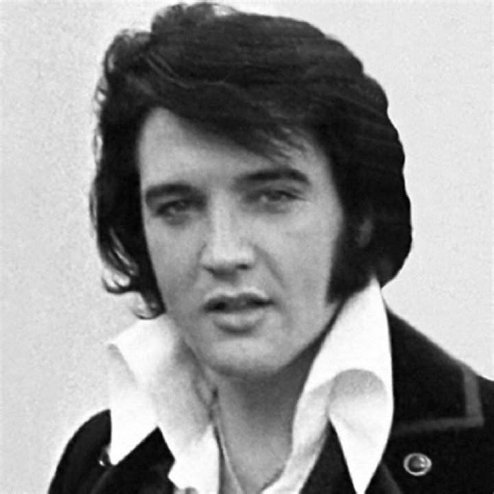 Elvis Presley - Bio, Net Worth, Height