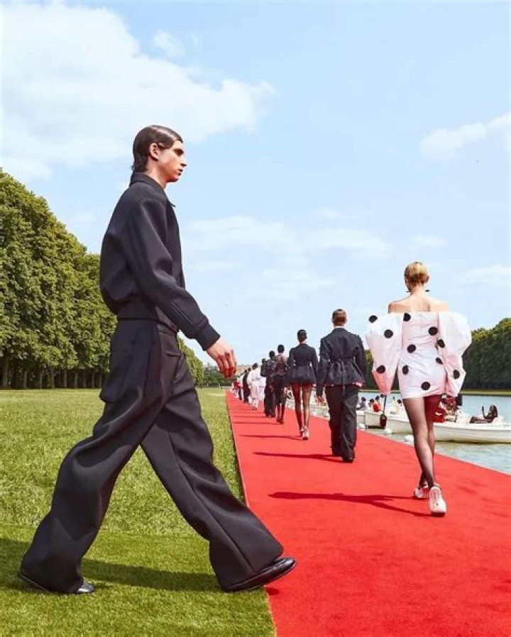 Embracing Elegance: The Art Of Covered Up Clothes