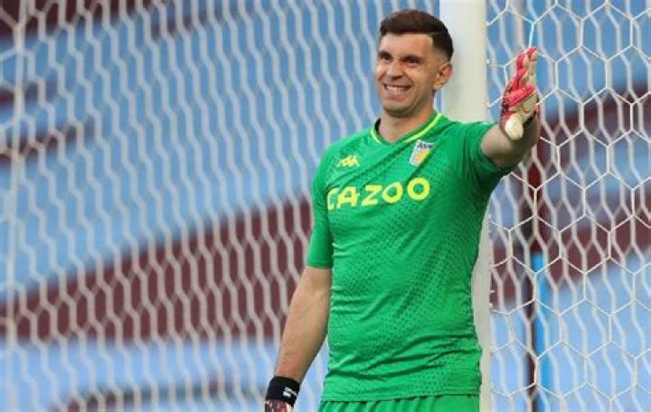 Emiliano Martinez achieves clean sheet record with Aston Villa