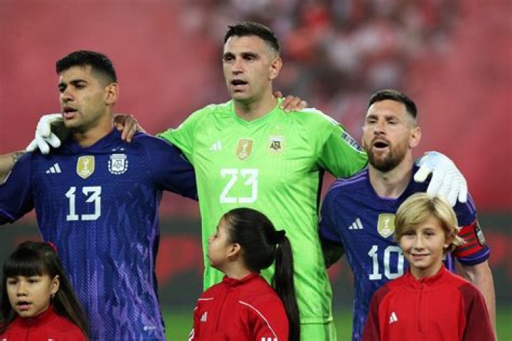 Emiliano Martínez keeps a clean sheet vs. Arsenal, Aston Villa sets new club record
