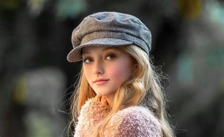 Emily Dobson: Wiki, Bio, Age, Boyfriend, Career, Height, Net Worth