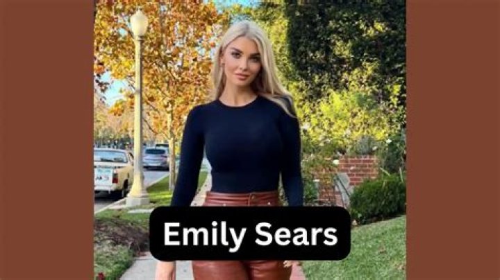 Emily Sears Age, Wiki【 Model 】Measurements, Net Worth, Bio, Pics