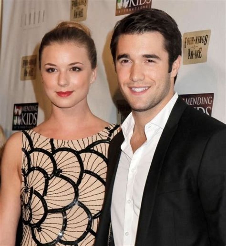 Emily Vancamp: Wiki, Bio, Age, Husband, Career, Children, Net Worth