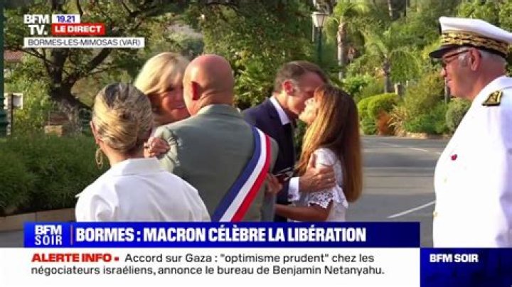 Emmanuel Macron Bormes Les Mimosas