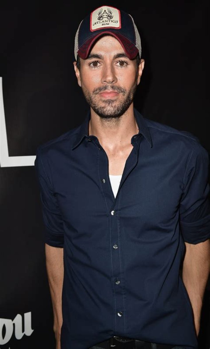 Enrique Iglesias - Bio, Net Worth, Height