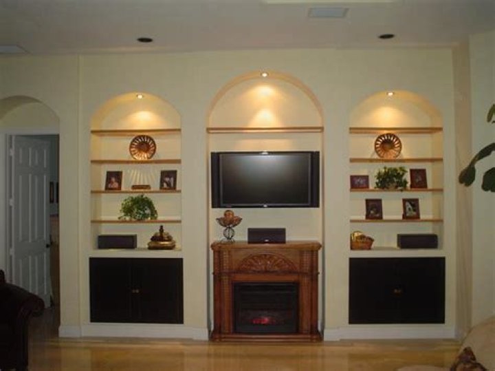 	ENTERTAINMENT CENTER IN BOCA	