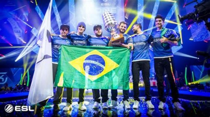 Ex-CSGO coach zews recovering after suffering heart attack