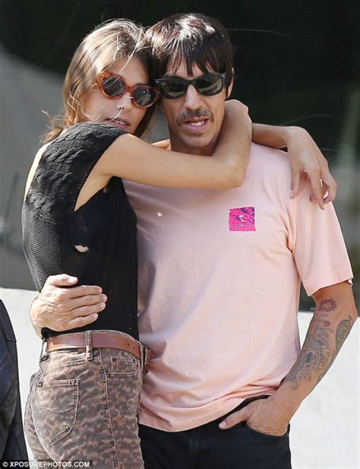 Exploring Anthony Kiedis's Young Girlfriend: Love And Relationships In The Spotlight