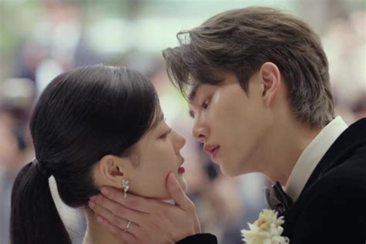 Exploring Kim Yoo Jung's Relationship: A Deep Dive Into Her Romantic Life