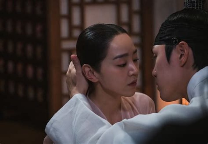 Exploring The Dynamic Relationship Of Shin Hye Sun And Kim Jung Hyun