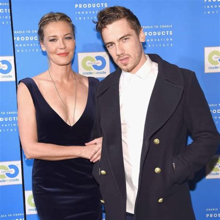 Exploring The Intriguing Connie Nielsen Relationships