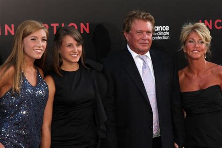 Exploring The Life Of Tom Berenger And His Wife: A Journey Through Love And Success