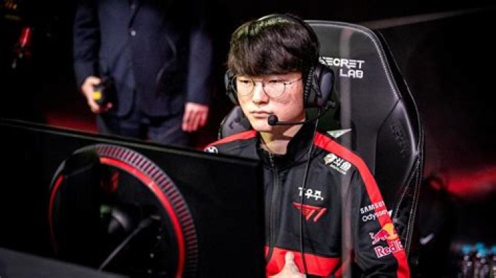 Faker turned down $20m per year LPL contract to stay with T1