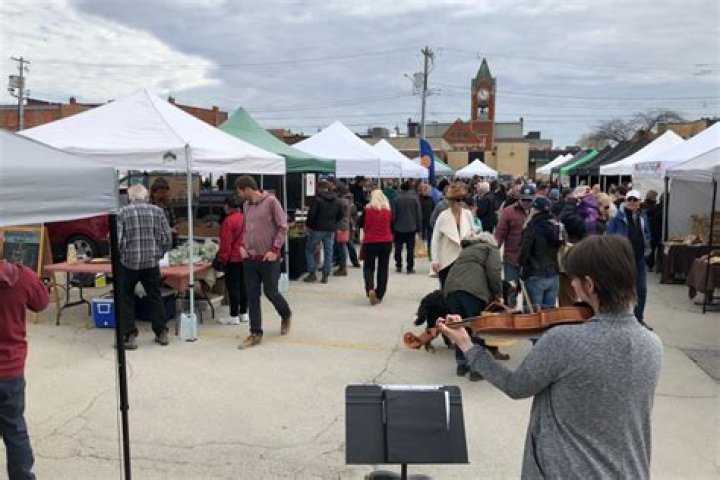 Farmers' market kicks off season with opening day, while taking precautions