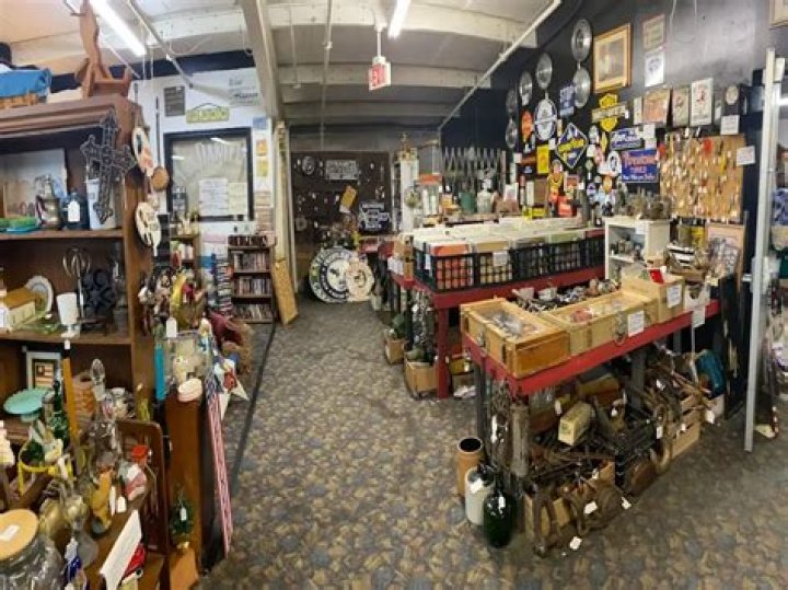 	FLEA MARKET BY ANY NAME STILL COMPETES	
