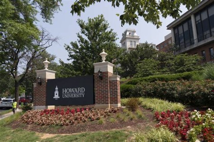For 2nd straight night, Howard University parents left in tears over missing graduation