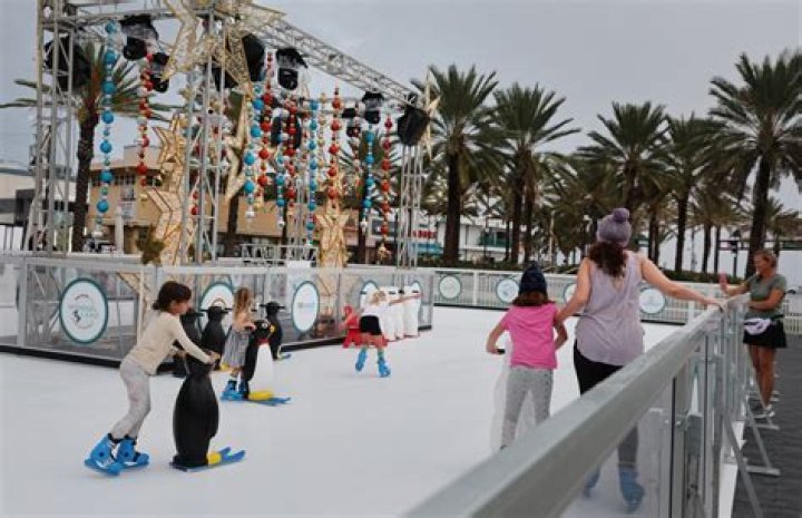 	Fort Lauderdale ice rink opens at Las Olas Oceanside Park | PHOTOS	