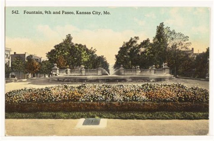 Fountains in Pennsylvania - FamousFix.com list