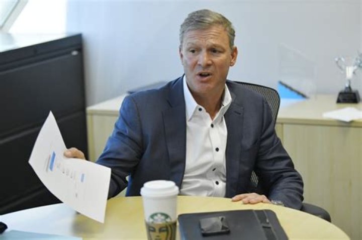 	FPL CEO announces retirement in wake of political scandals	