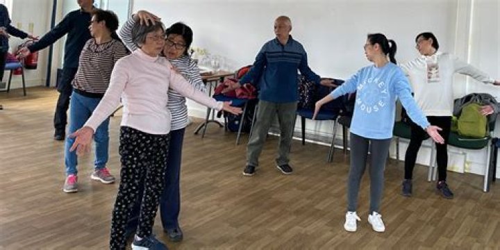 Gentle exercises, meditation and breathing for people with dementia