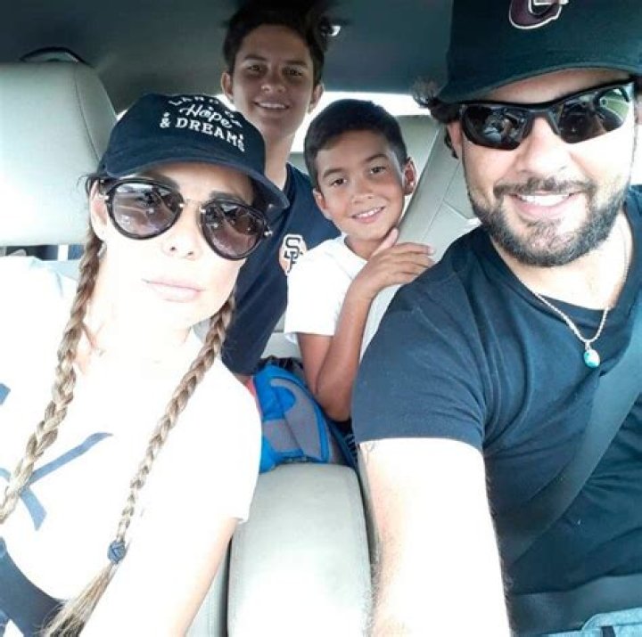 Gerardo Bazúa Wikipedia: edad, esposa, novia, age, biografía, pareja