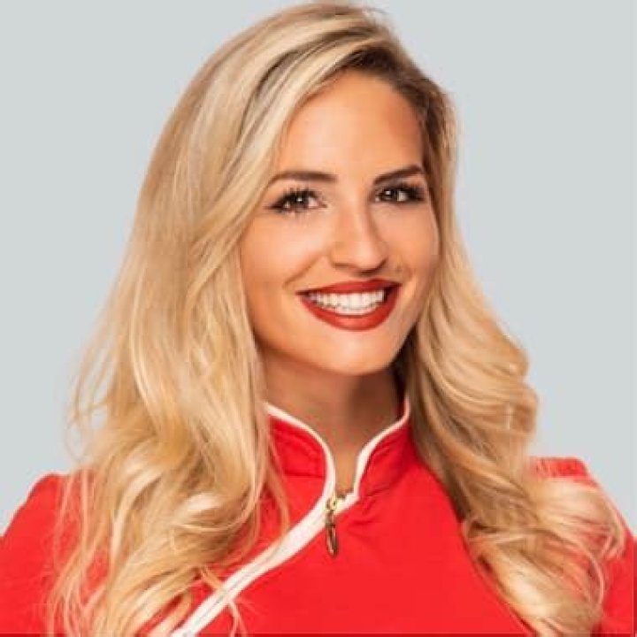 Gina Tomlinson Bio, Age, Height, Husband, Salary,  Net Worth WINK