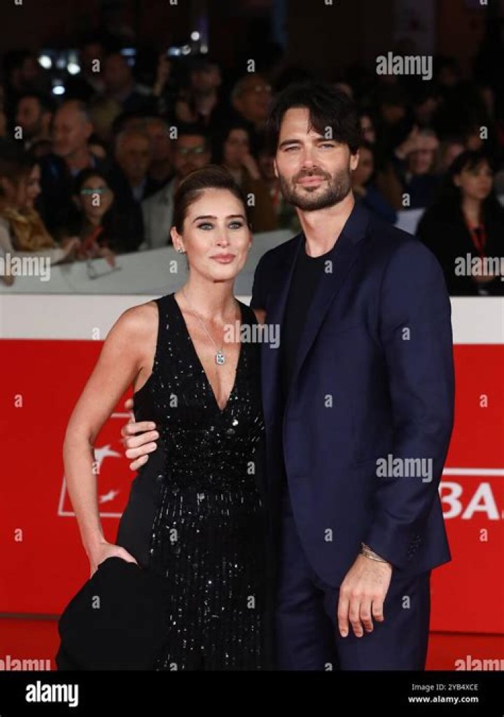 Giulio Berruti And Maria Elena Boschi: A Fascinating Connection