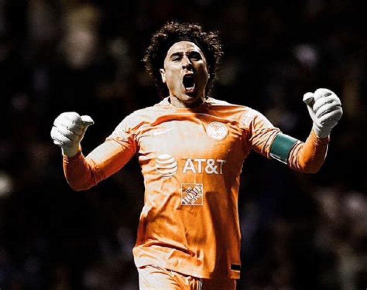 Guillermo Ochoa - Bio, Age, Net Worth, Height, Married, Nationality, Career