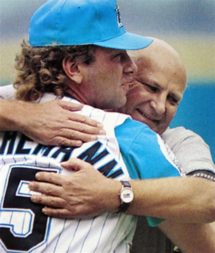 	H. Wayne Huizenga, South Florida business titan, dead at 80	
