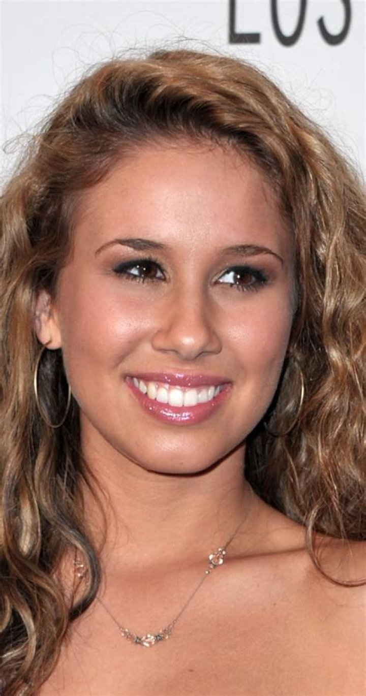 Haley Reinhart Biography