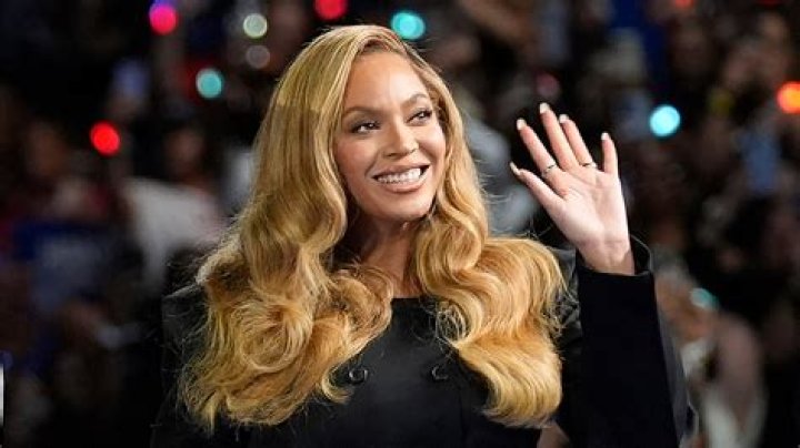 Has Beyonce been banned by the NFL for life? Black Anthem article claim debunked