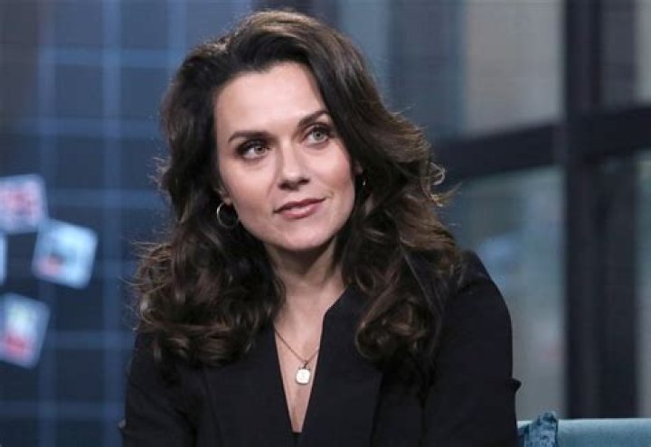 Hilarie Burton- Bio, Age, Net Worth, Salary, Height, Nationality, Career, Wiki