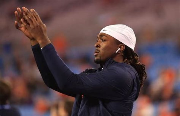How did Bryce Perkins break his neck?