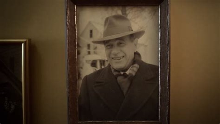 How Did Darren McGavin Lose His Eye? Dad From Christmas Story