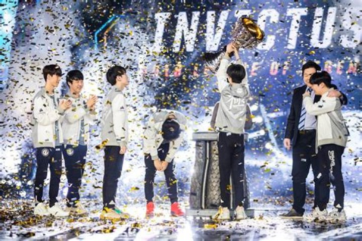 How Invictus Gaming personalized their League of Legends World Championship skins