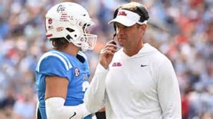 How long is a lightning delay in college football? NCAA rules and safety protocols explained