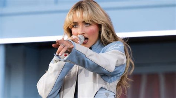 How Much Does Sabrina Carpenter Weigh? A Comprehensive Insight