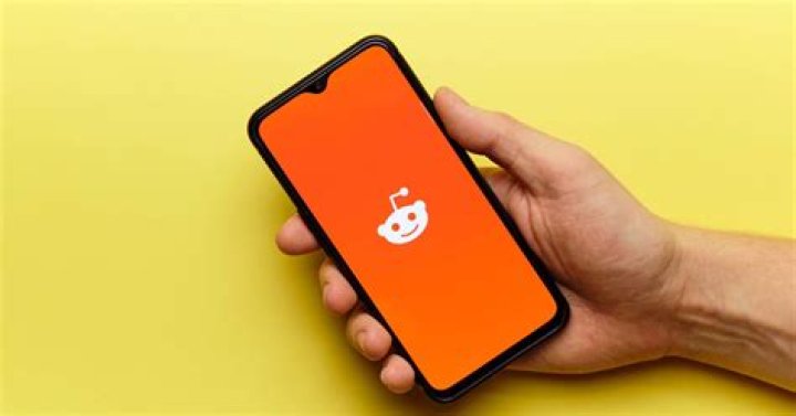 How to Contact a Reddit Mod When You Spot a Problem