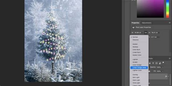 How to Light Up a Christmas Tree in Photoshop