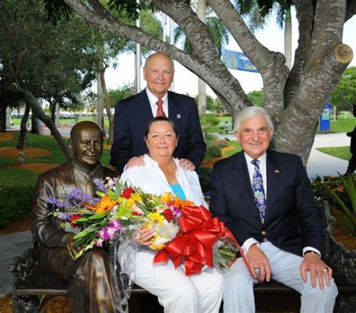 	Hyde5: Marti Huizenga’s beautiful final statement at funeral	