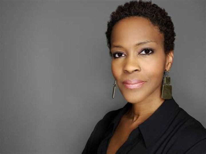 Is Actress Kim Hawthorne Dating Someone? Details On Her Personal And Professional Life