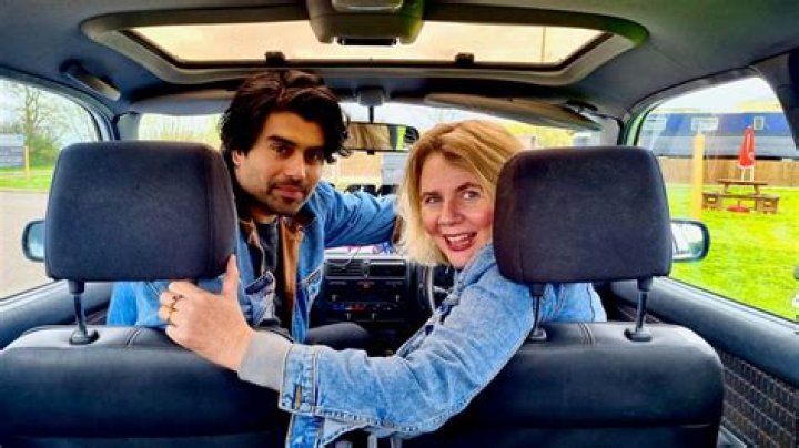 Ishy Khan Wikipedia, Age, Wife Of BBC’s Antiques Roadshow Expert