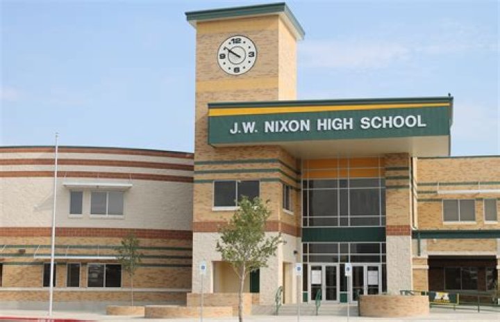 J.W. Nixon High School - Laredo