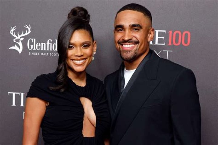Jalen Hurts' Girlfriend Pregnant: What You Need To Know