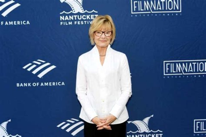 Jane Curtin Biography